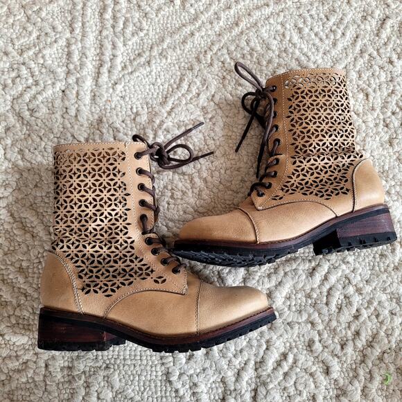 Patron Anna Laser Cut Leather Light Brown Boots 8 Made in Mexico - Picture 1 of 6